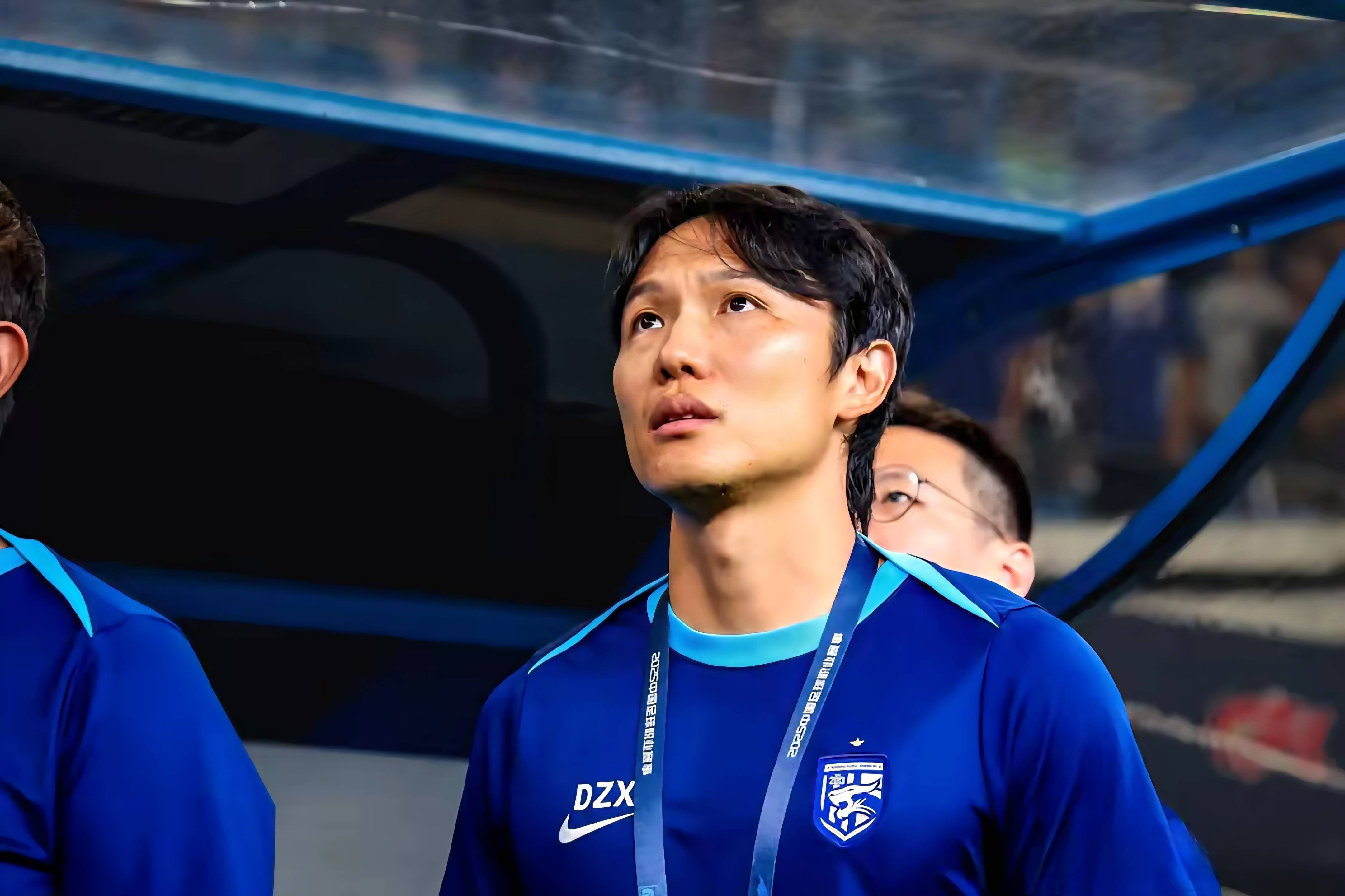 九游体育app包含上海海港迎荷甲关键赛，转会期状态回暖，引发热议，资深球员宣示担当的词条