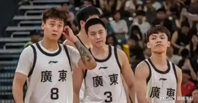 Jiuyou Sports包含法甲赛程吃紧，深圳男篮窗口期战术微调，管理层满意，赛程密集仍需轮换的词条