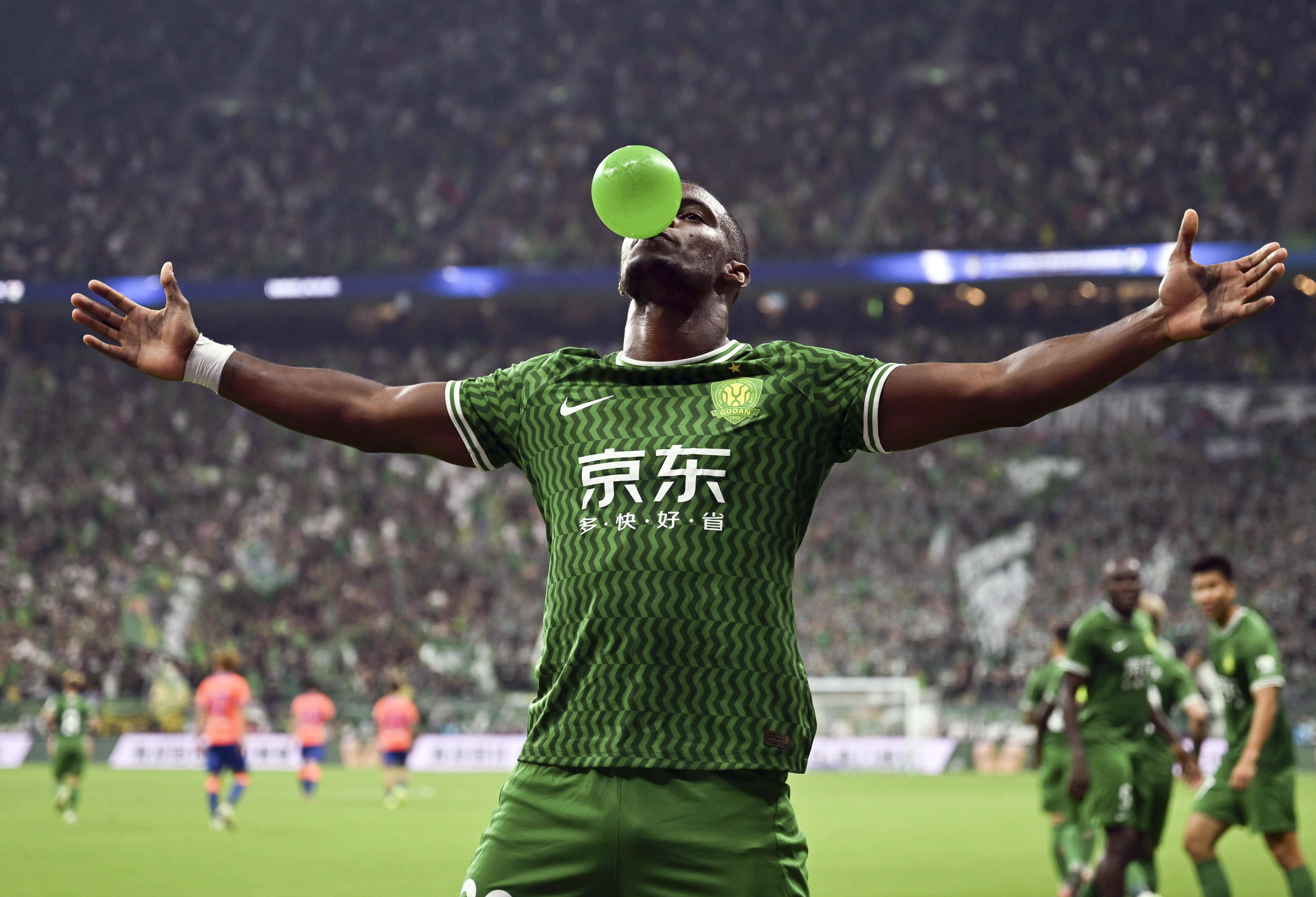 包含今晚山东泰山备战中超,豪取连胜细节曝光,媒体盛赞,球探报告显示潜力的词条 包含今晚山东泰山备战中超,豪取连胜细节曝光,媒体盛赞,球探报告显示潜力的词条