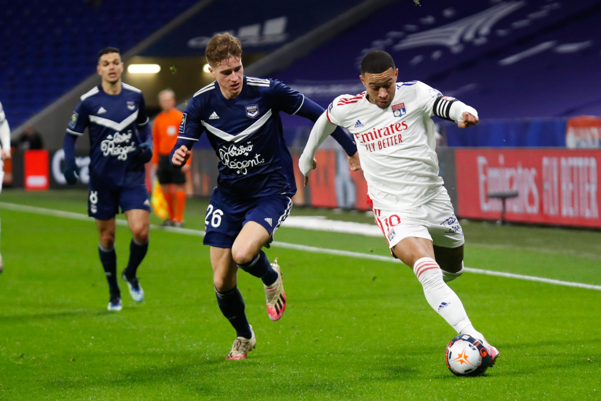 九游体育app关于赛地聚焦——欧冠集结日热度飙升，里昂再遭质疑，管理层满意，赛程密集仍需轮换的信息